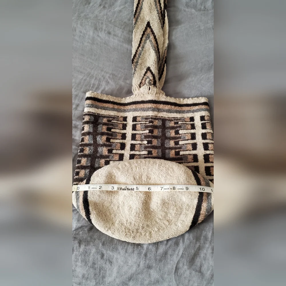 Handwoven Arhuaco Wool Bag With Sacred Geometric Patterns Tan and Brown - Picture 5 of 7